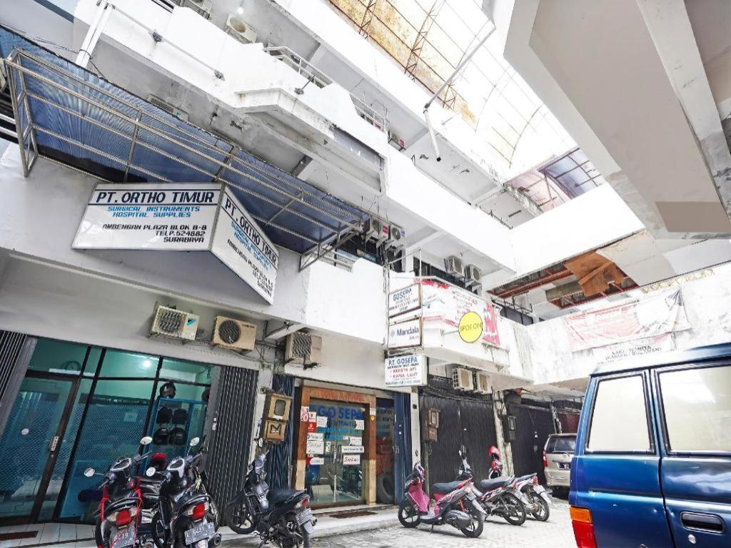 فندق Spot On 90147 Gosepa Ambengan Plaza سورابايا المظهر الخارجي الصورة